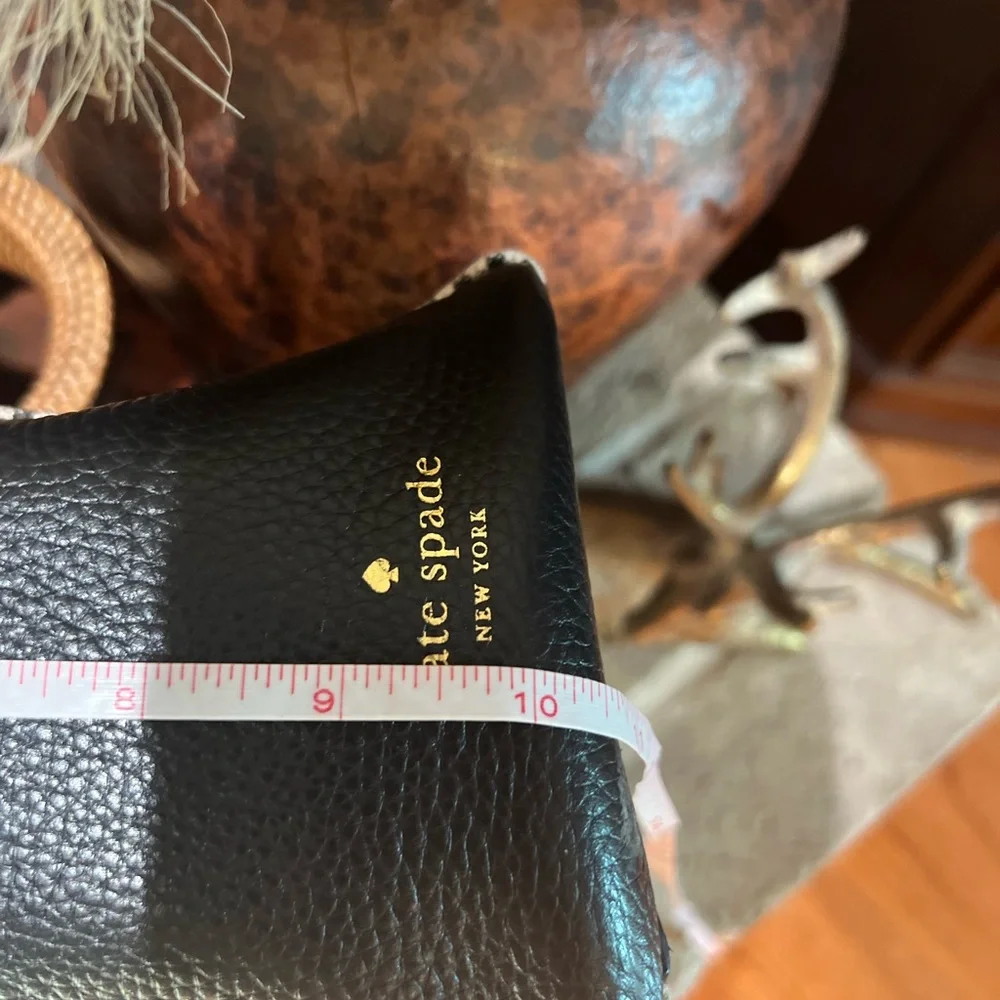 GUC~ Kate Spade Houston Street Leo shoulder bag. Good condition